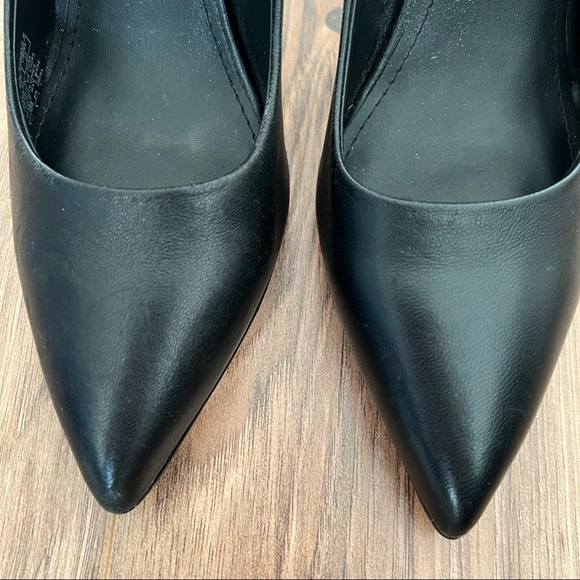 🦊Guess Leather Pumps - Picture 5 of 11